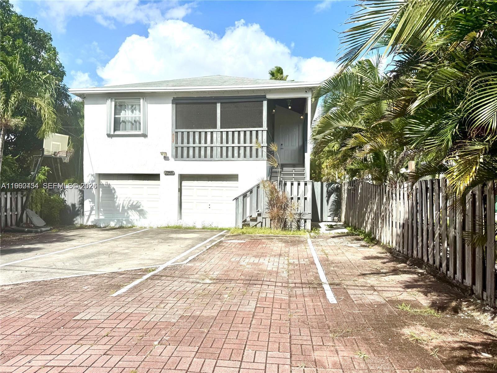 1531 NE 35th St, Oakland Park FL 33334