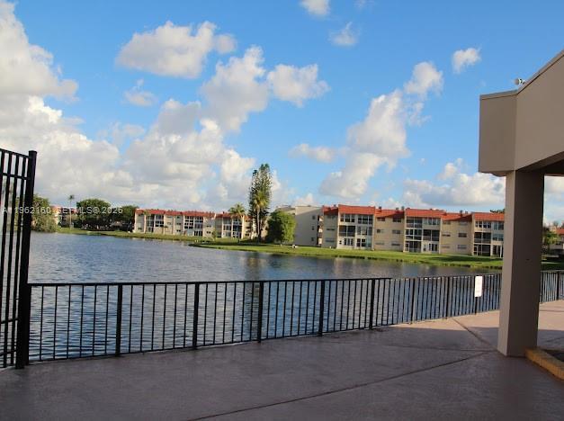 8000 N Sunrise Lakes Dr # 309, Sunrise FL 33322