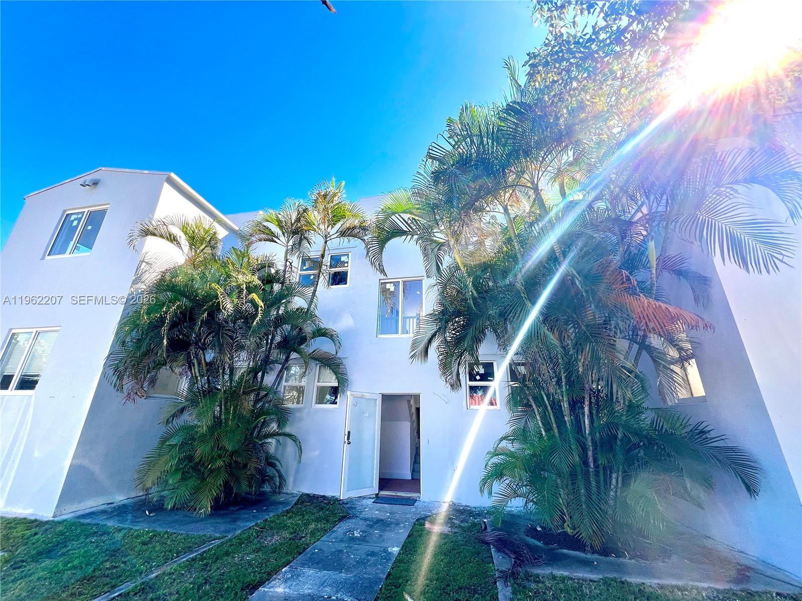 1015 S 17th Ave # 8, Hollywood FL 33020