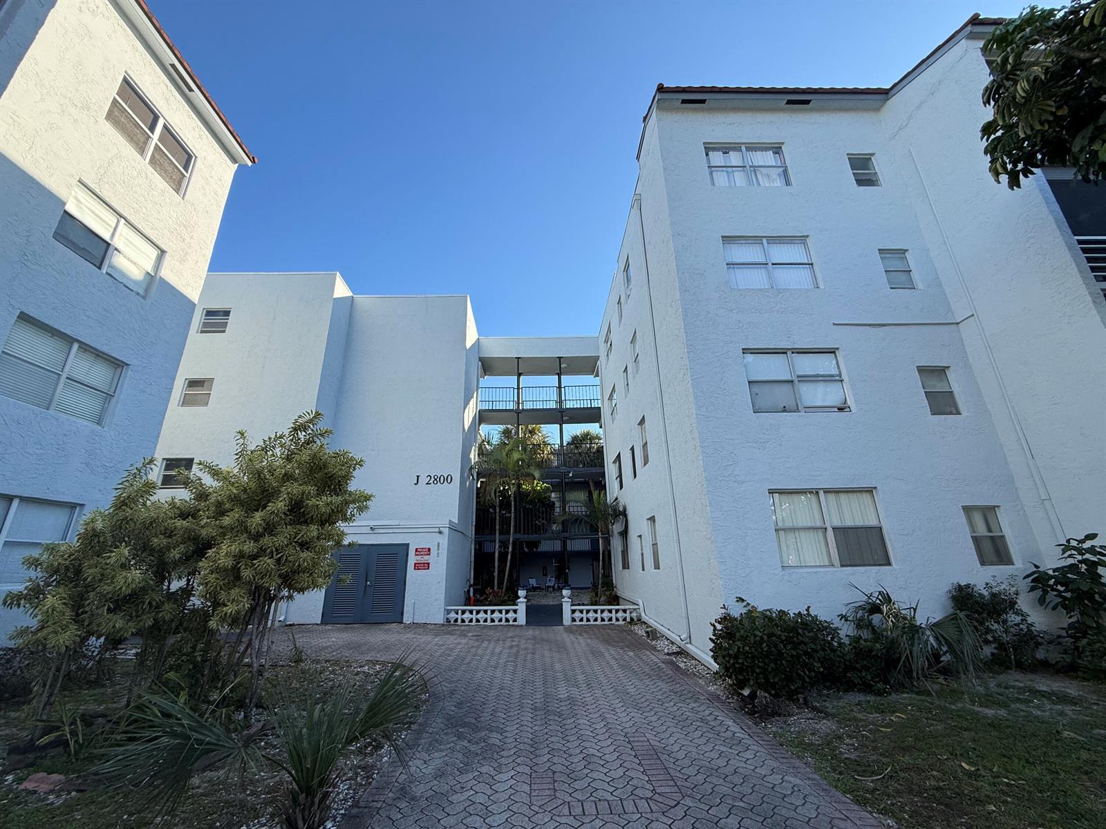 2800 Somerset Drive # 304j, Lauderdale Lakes FL 33311