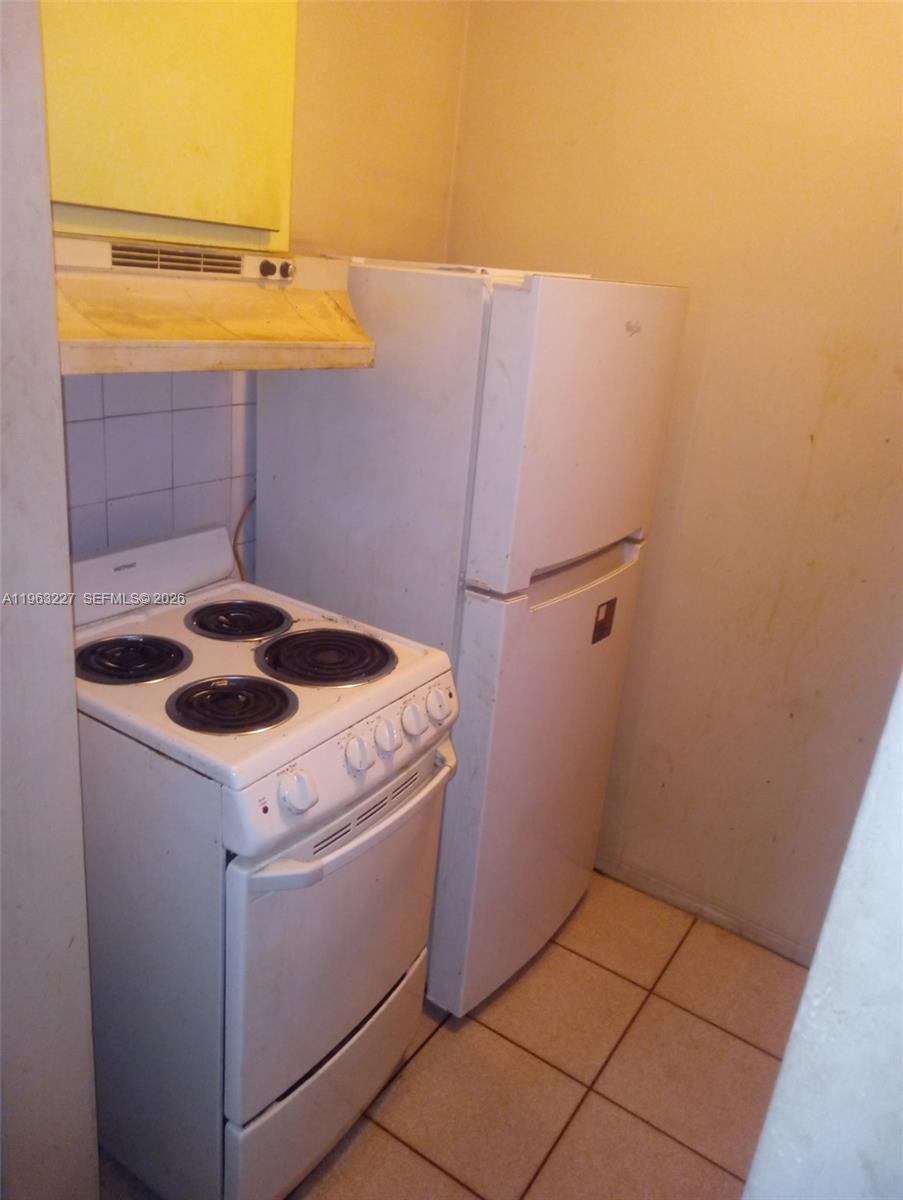 1925 Harding St # D, Hollywood FL 33020