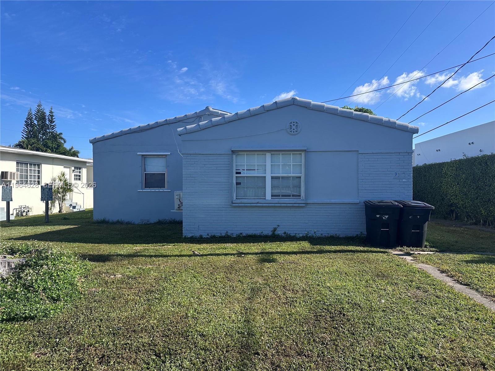 2125 Bay Dr # C, Miami Beach FL 33141