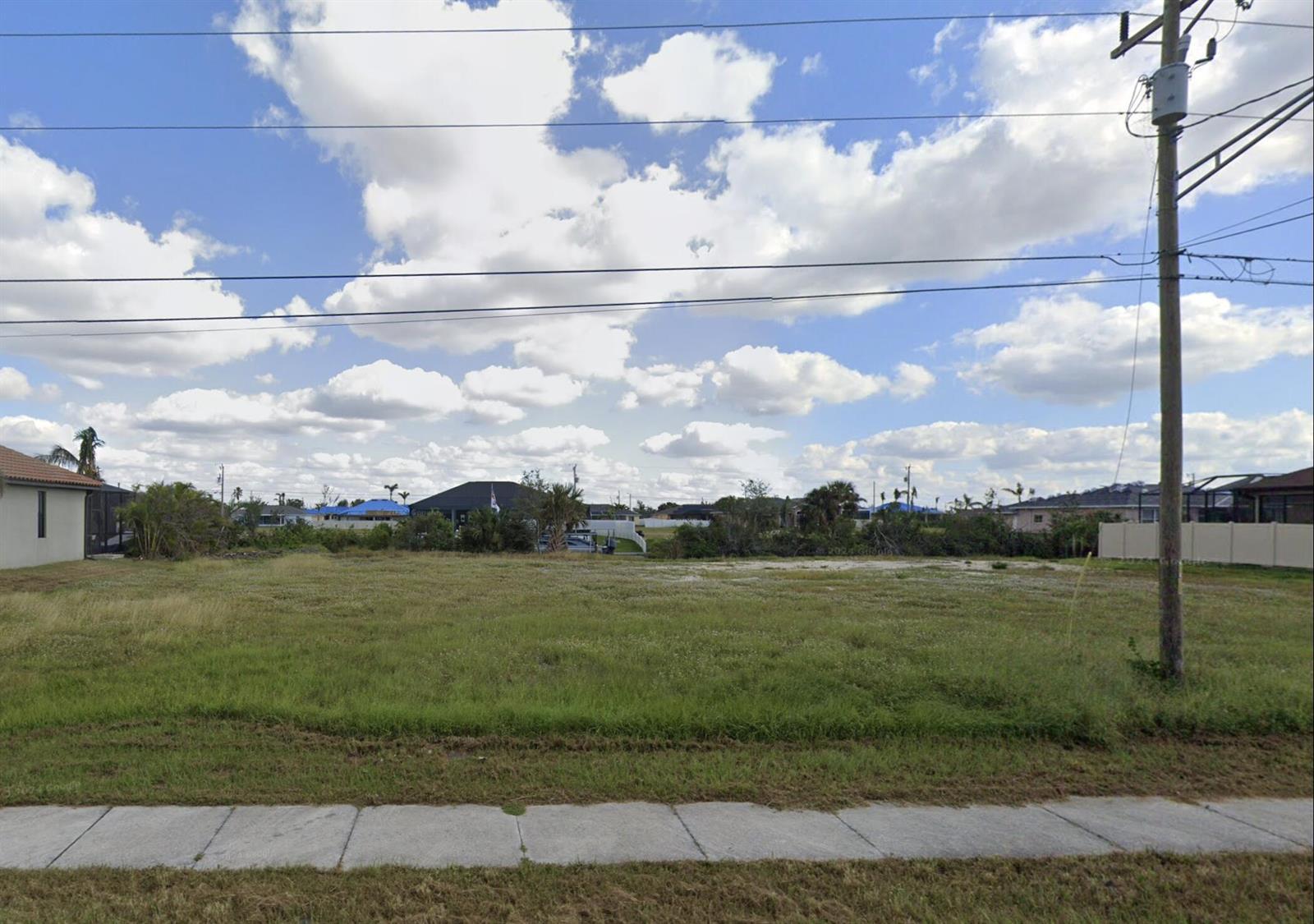 2513 Surfside Boulevard, Cape Coral FL 33914