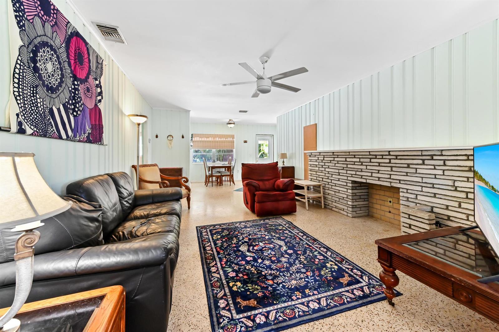 411 N Lakeside Drive, FL 33460