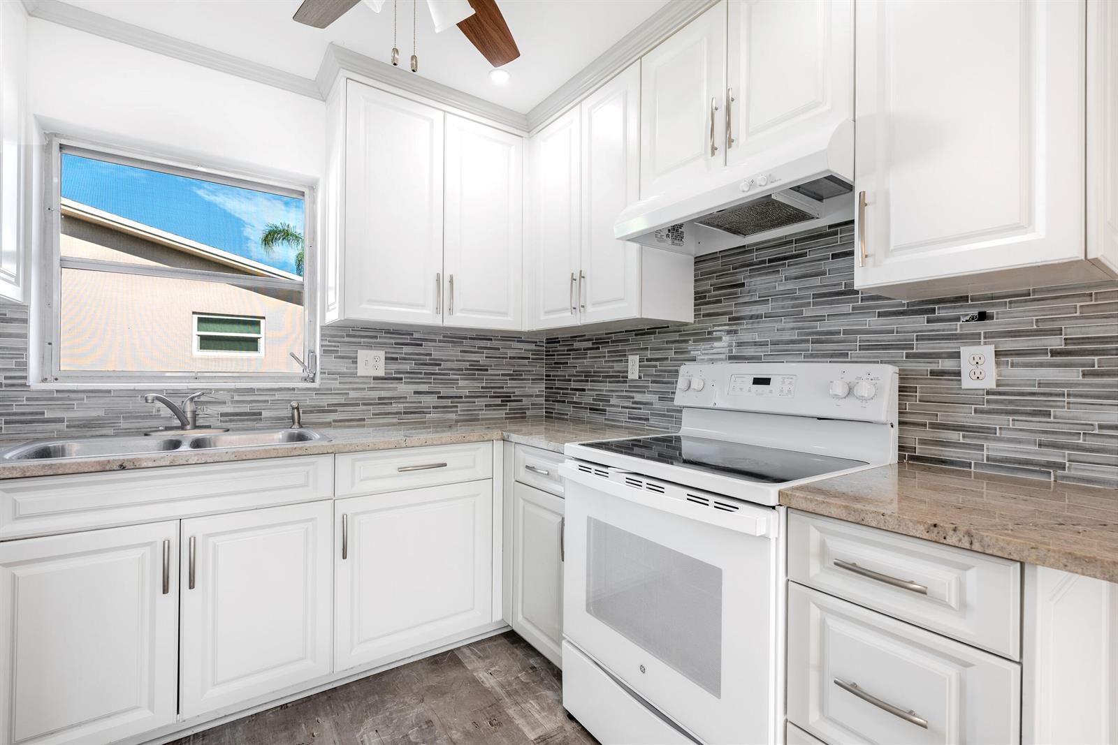 2739 Dudley Drive W # D, West Palm Beach FL 33415