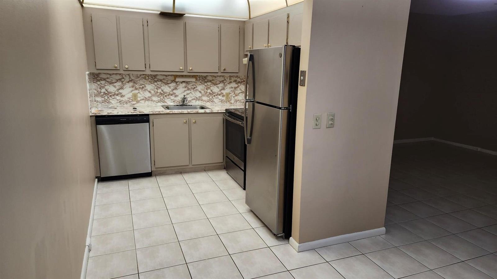 251 Fanshaw F, Boca Raton FL 33434