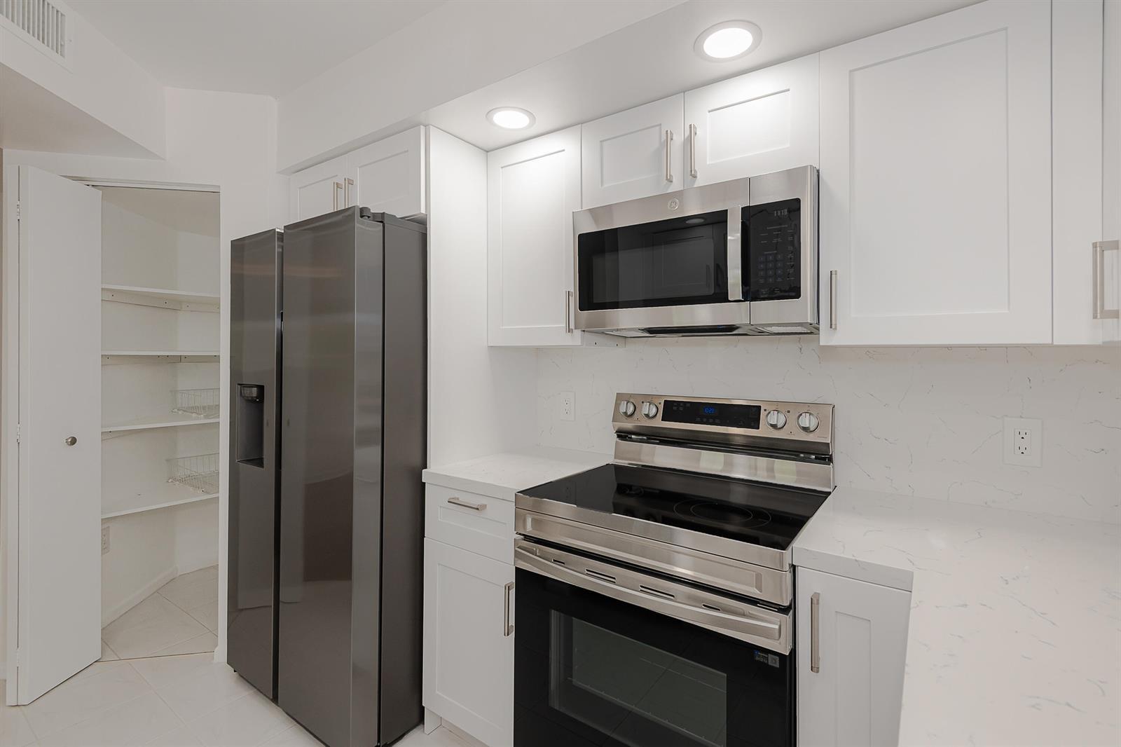 13800 SW 14th Street # 211, Pembroke Pines FL 33027