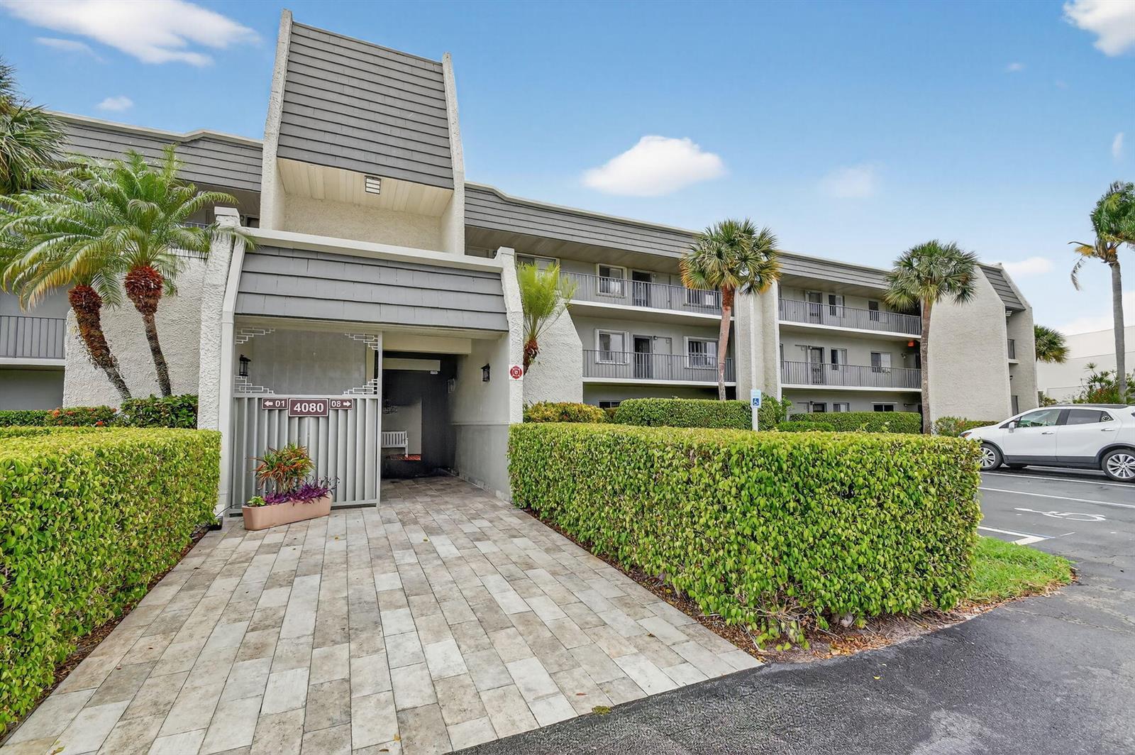 4080 Tivoli Court E # 206, Lake Worth FL 33467