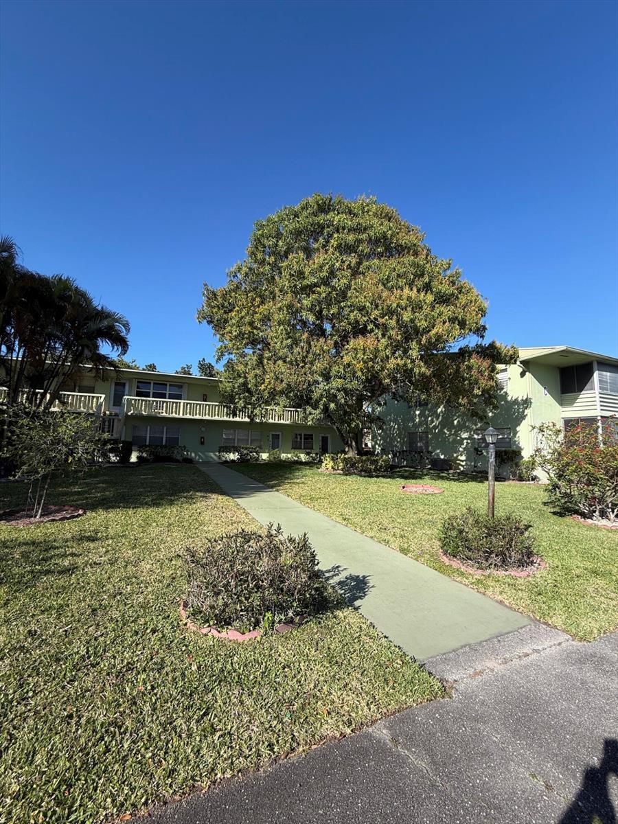 64 Norwich C, West Palm Beach FL 33417