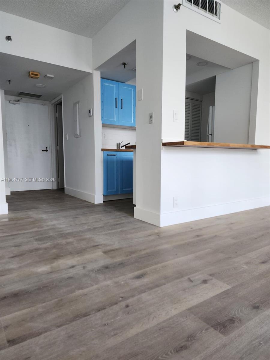 520 Brickell Key Dr # A1517, Miami FL 33131