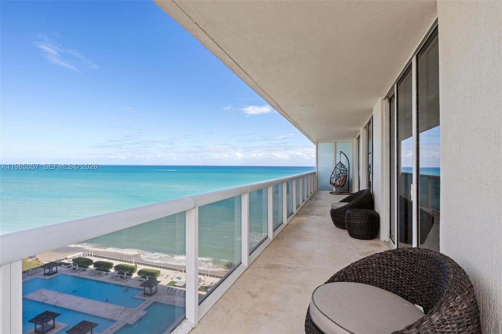 Hallandale Beach, FL
