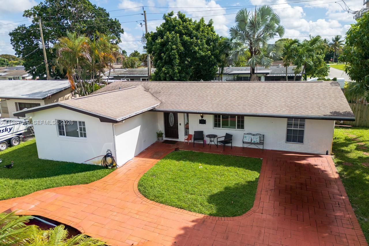 8740 NW 11th St, Pembroke Pines FL 33024