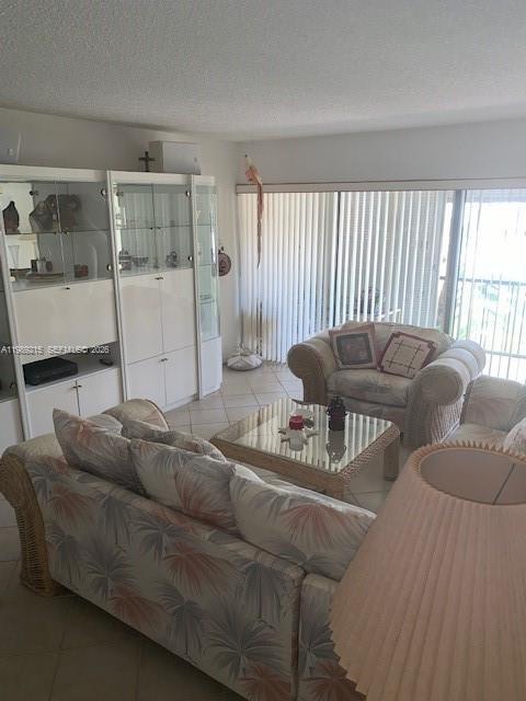 303 Racquet Club Rd # 206, Weston FL 33326