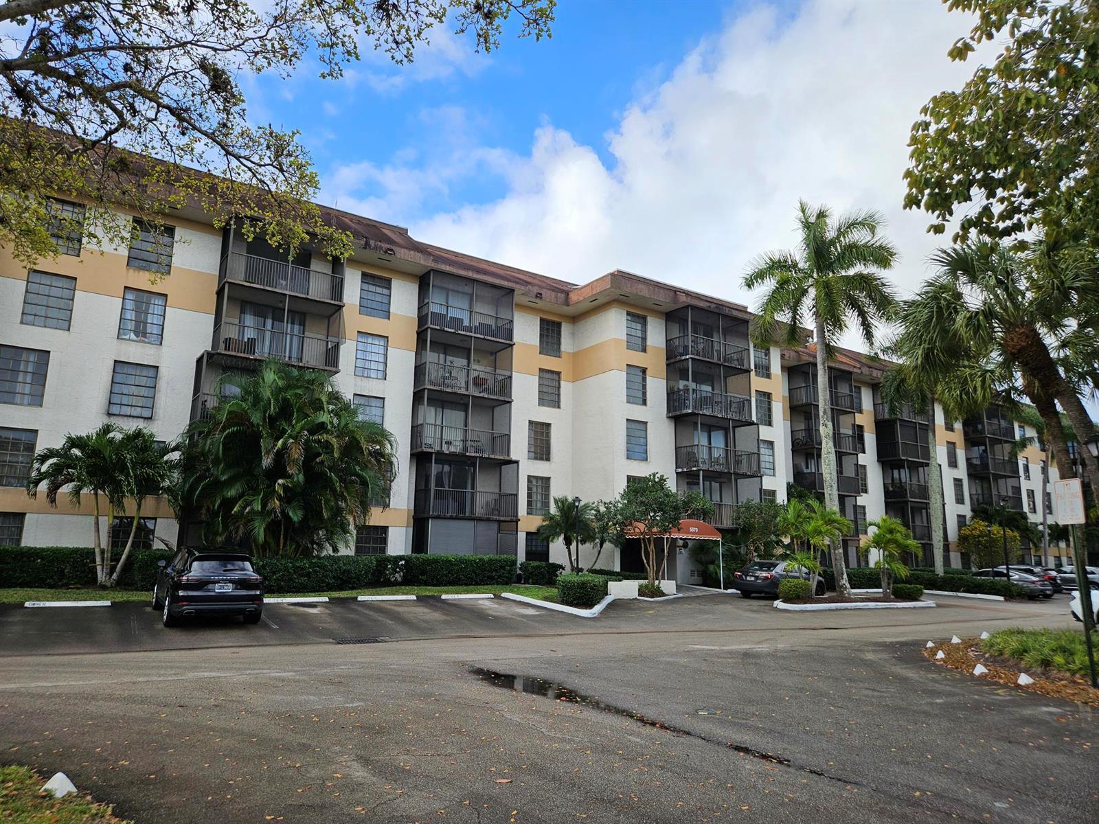 5570 NW 44th Street NW # 107a, Lauderhill FL 33319