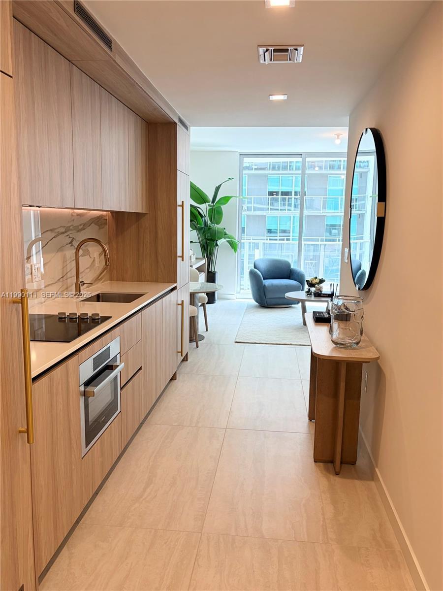 77 SE 5th street # 2709, Miami FL 33131