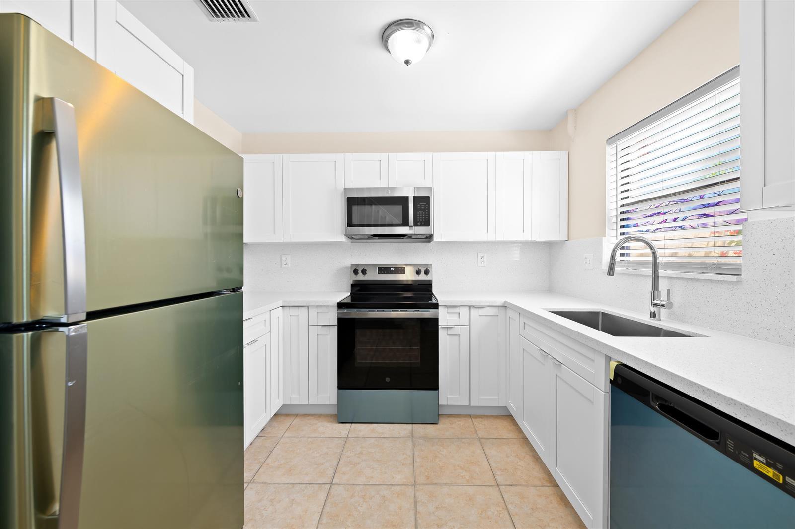 3281 E Golf Boulevard # 4, Pompano Beach FL 33064