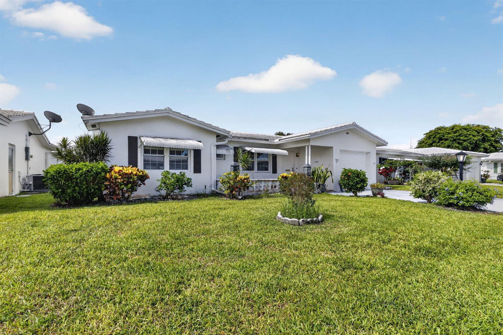 1104 W Ocean Avenue, Boynton Beach FL 33426