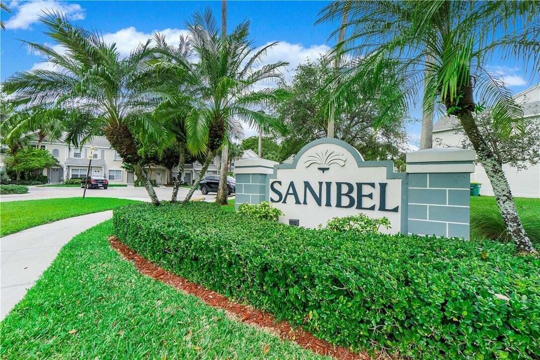 11010 Conch Court, Tamarac FL 33321
