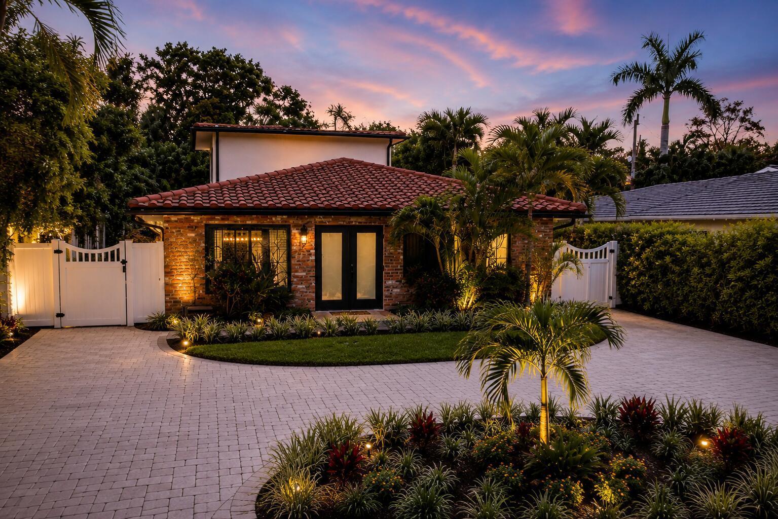 702 S Atlantic Drive, Lantana FL 33462