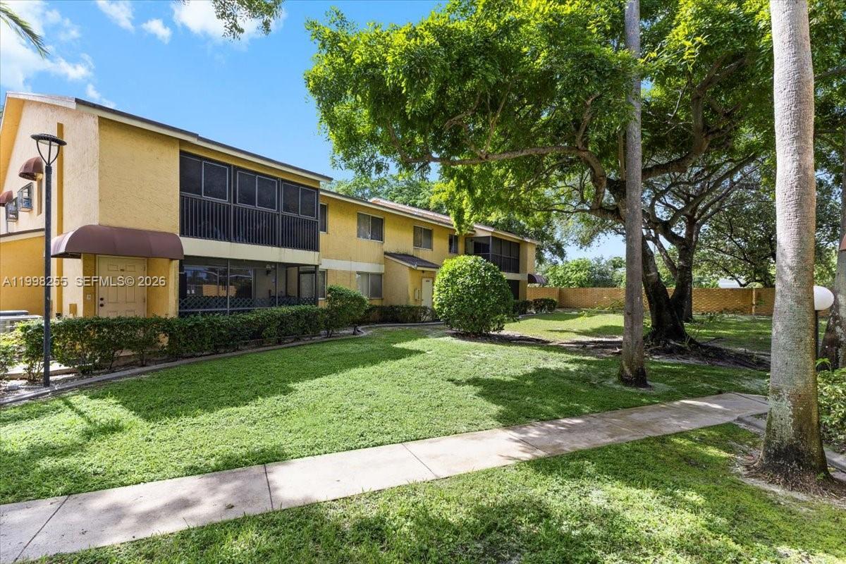 3047 N Oakland Forest Dr # 204, Oakland Park FL 33309