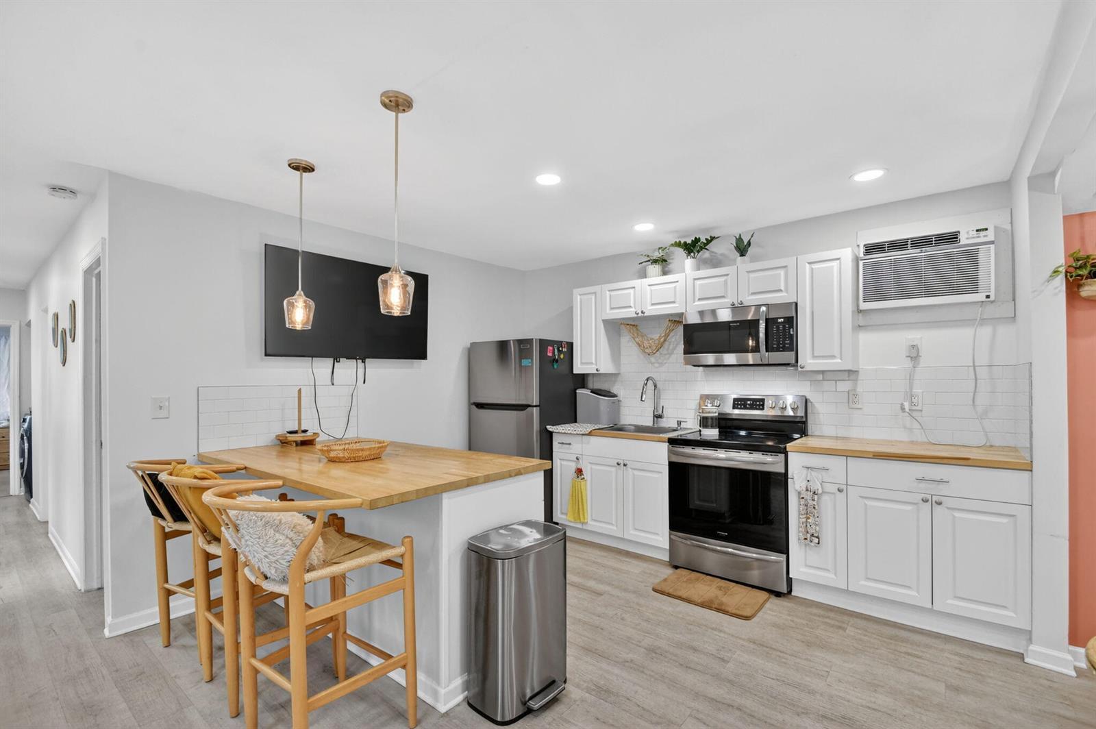 306 N J Street, FL 33460