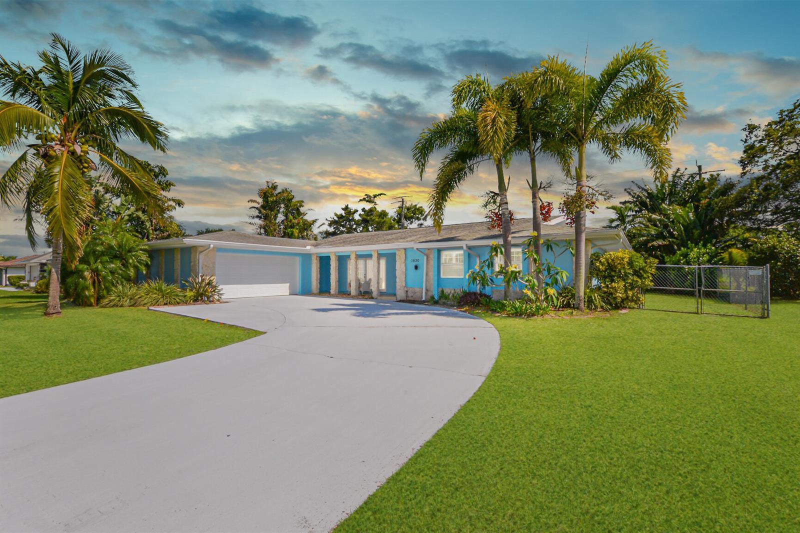 1530 SE Sunshine Avenue, Port St. Lucie FL 34952