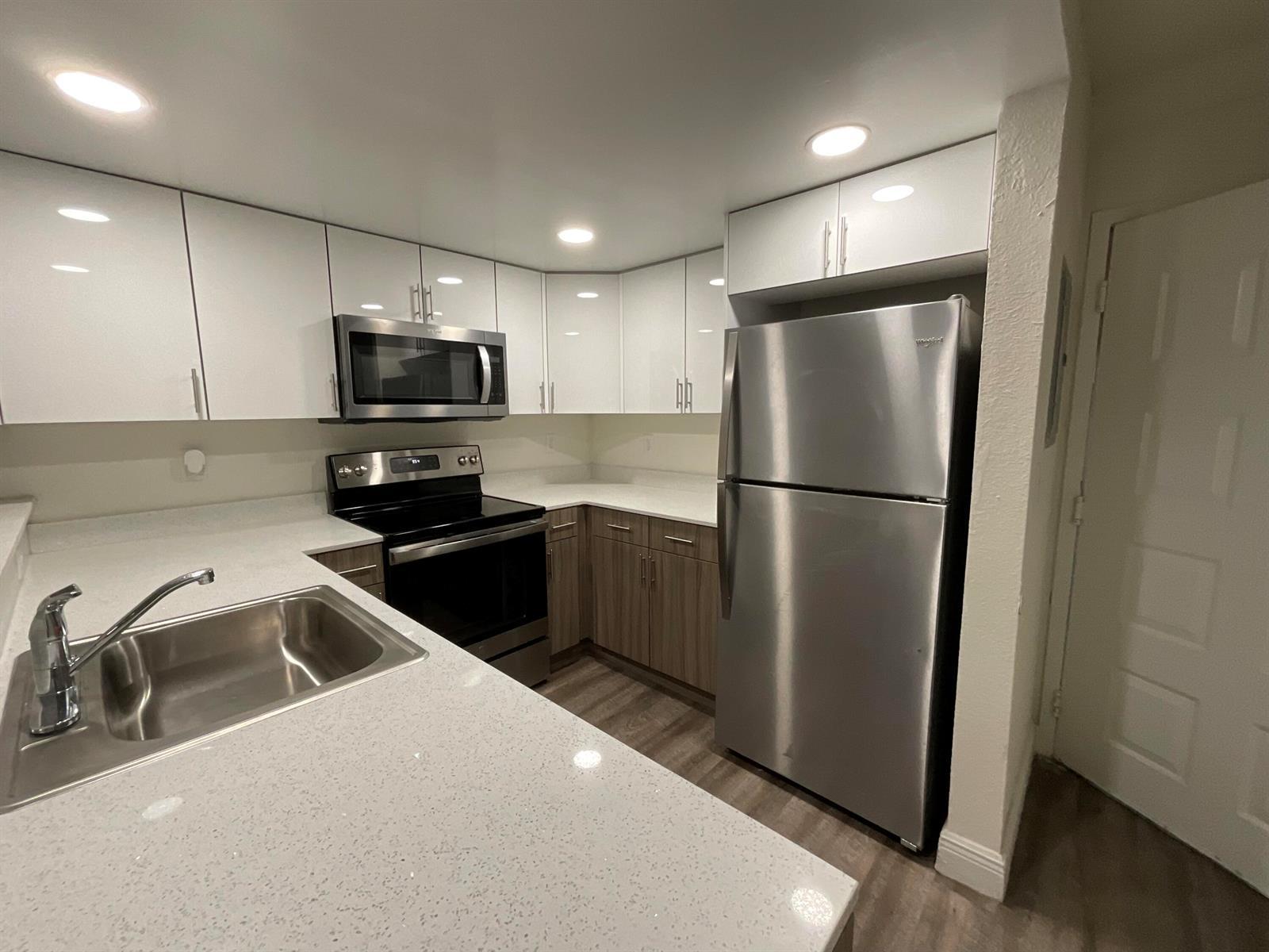 18335 NW 68 Avenue # 516, Hialeah FL 33015