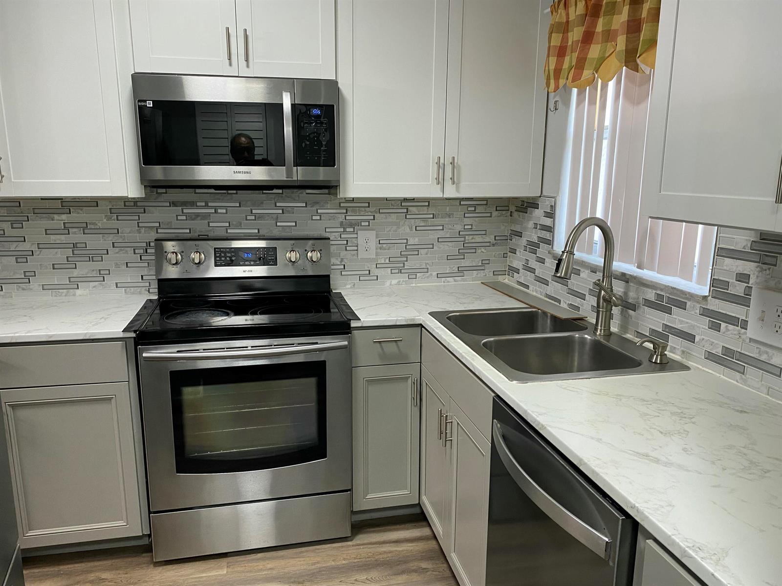 6890 Royal Palm Boulevard # 209h, Margate FL 33063