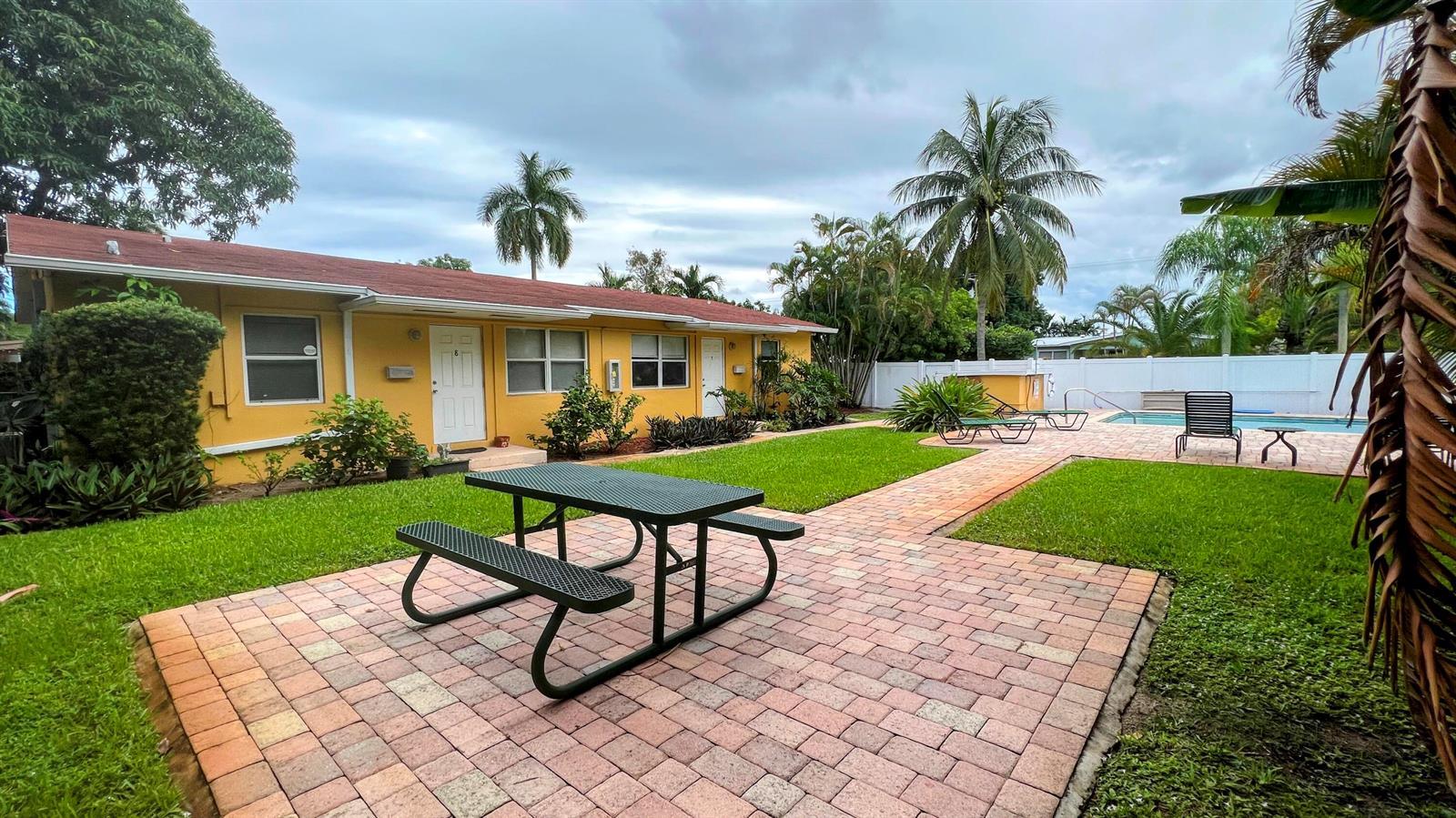 1401 NE 15th Street # 8, Fort Lauderdale FL 33304