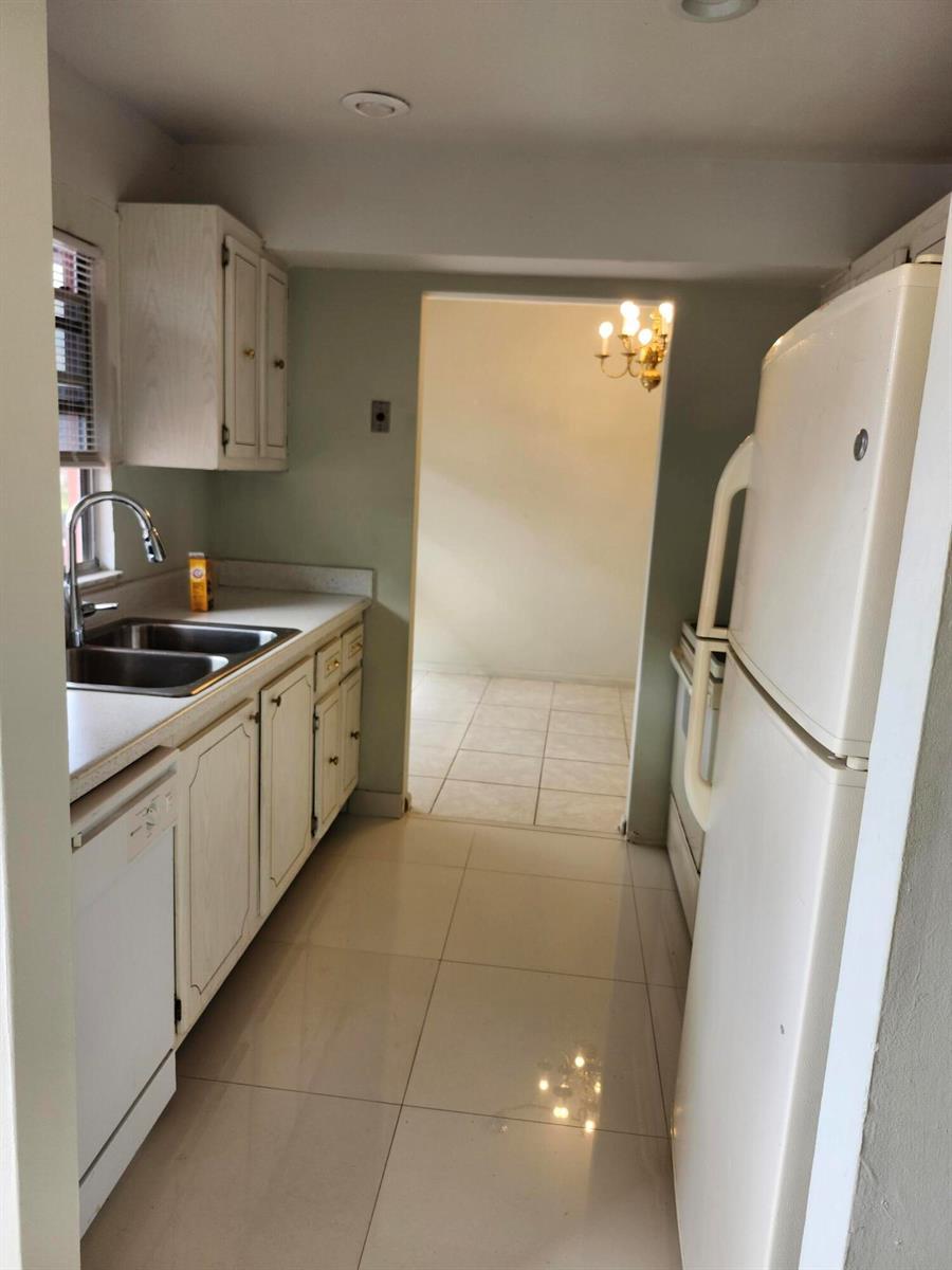 17 Golfs # H, West Palm Beach FL 33417