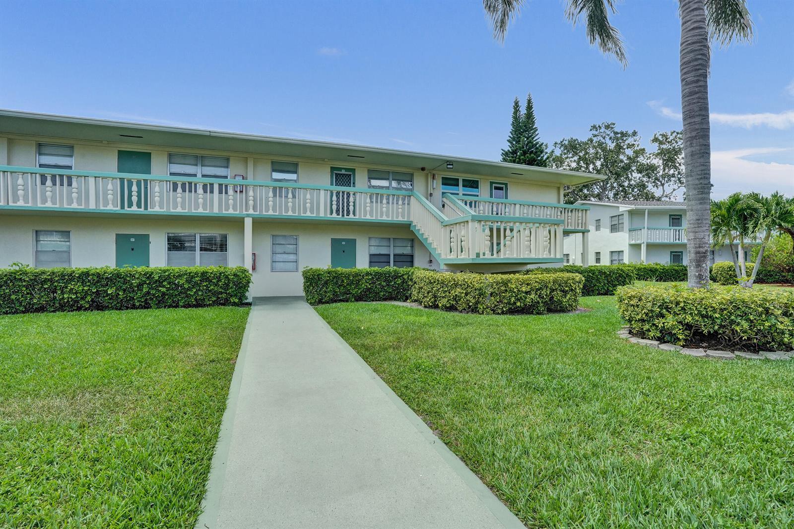 358 Oakridge T # 358, Deerfield Beach FL 33442