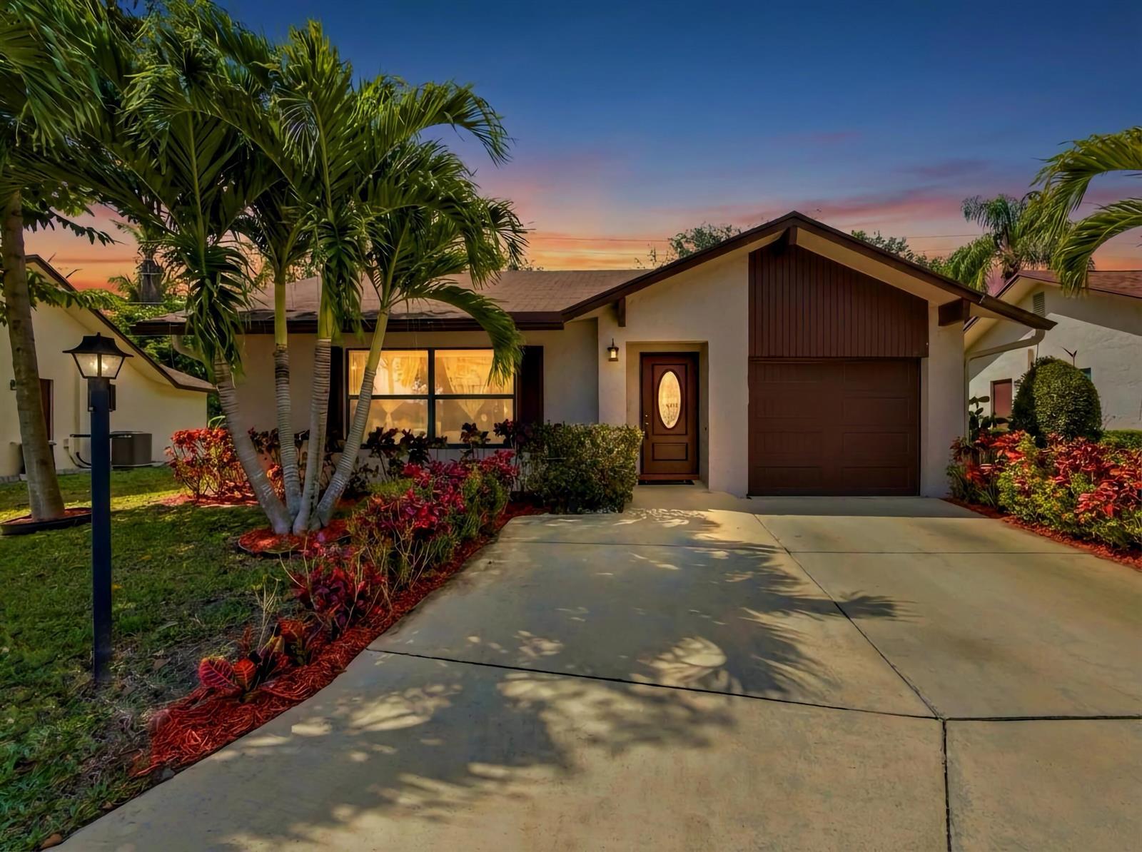 6345 Tall Cypress Circle, FL 33463