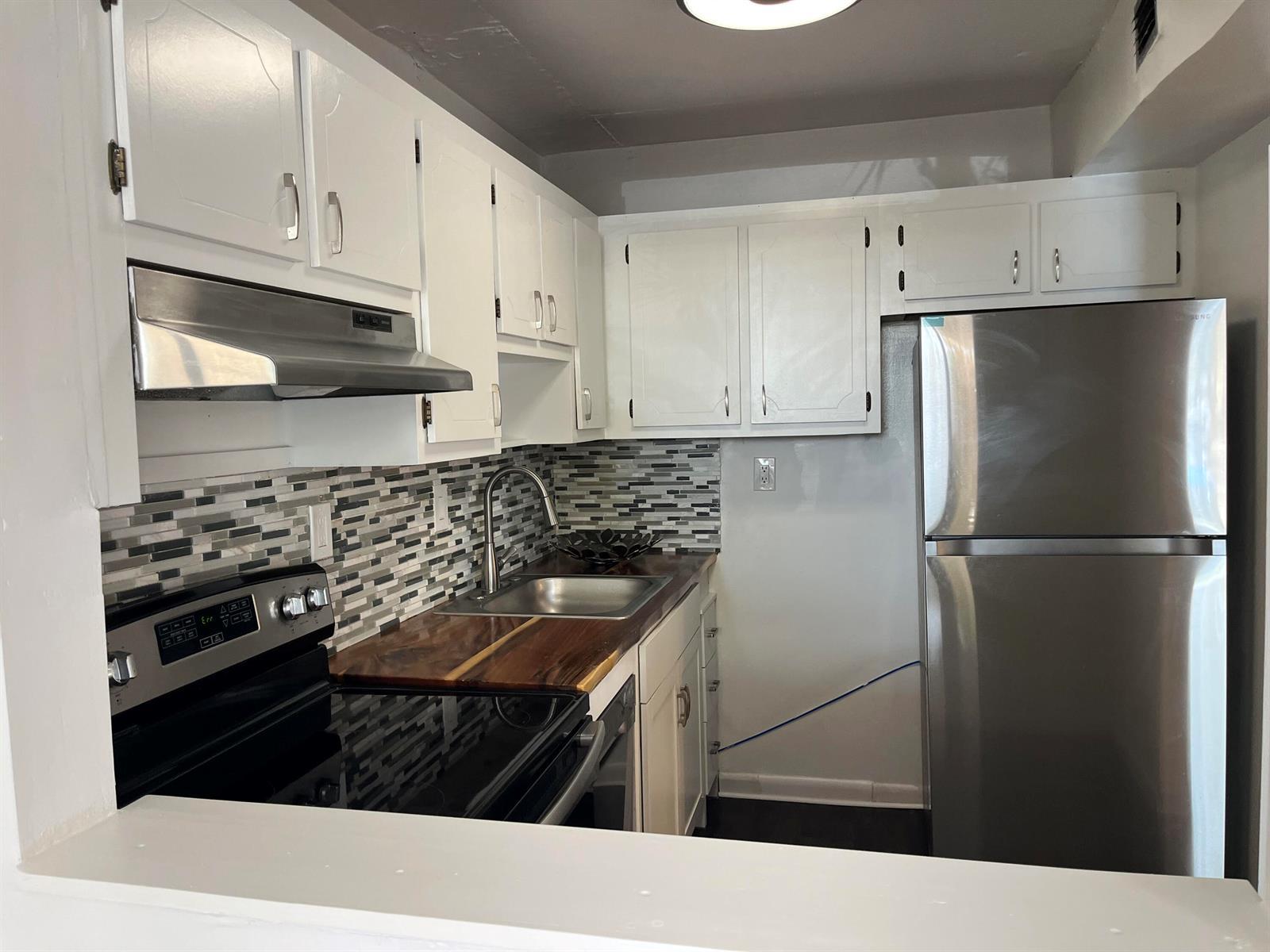 9141 Sunrise Lakes Boulevard # 115, Sunrise FL 33322