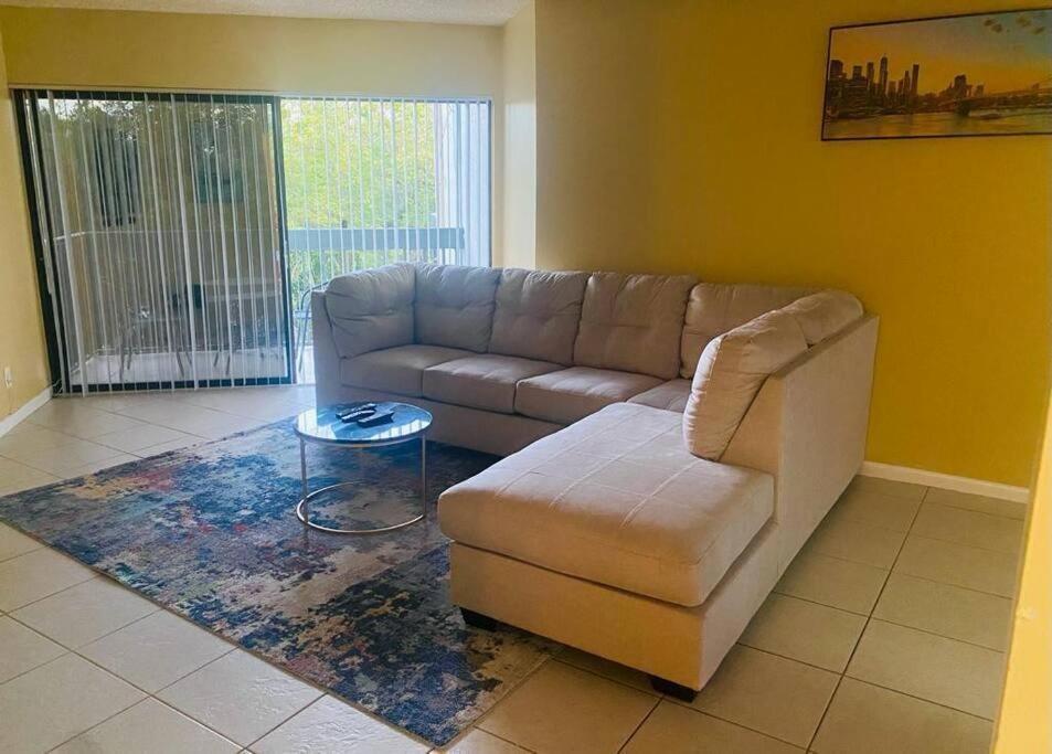2000 N Congress N # 302, West Palm Beach FL 33401