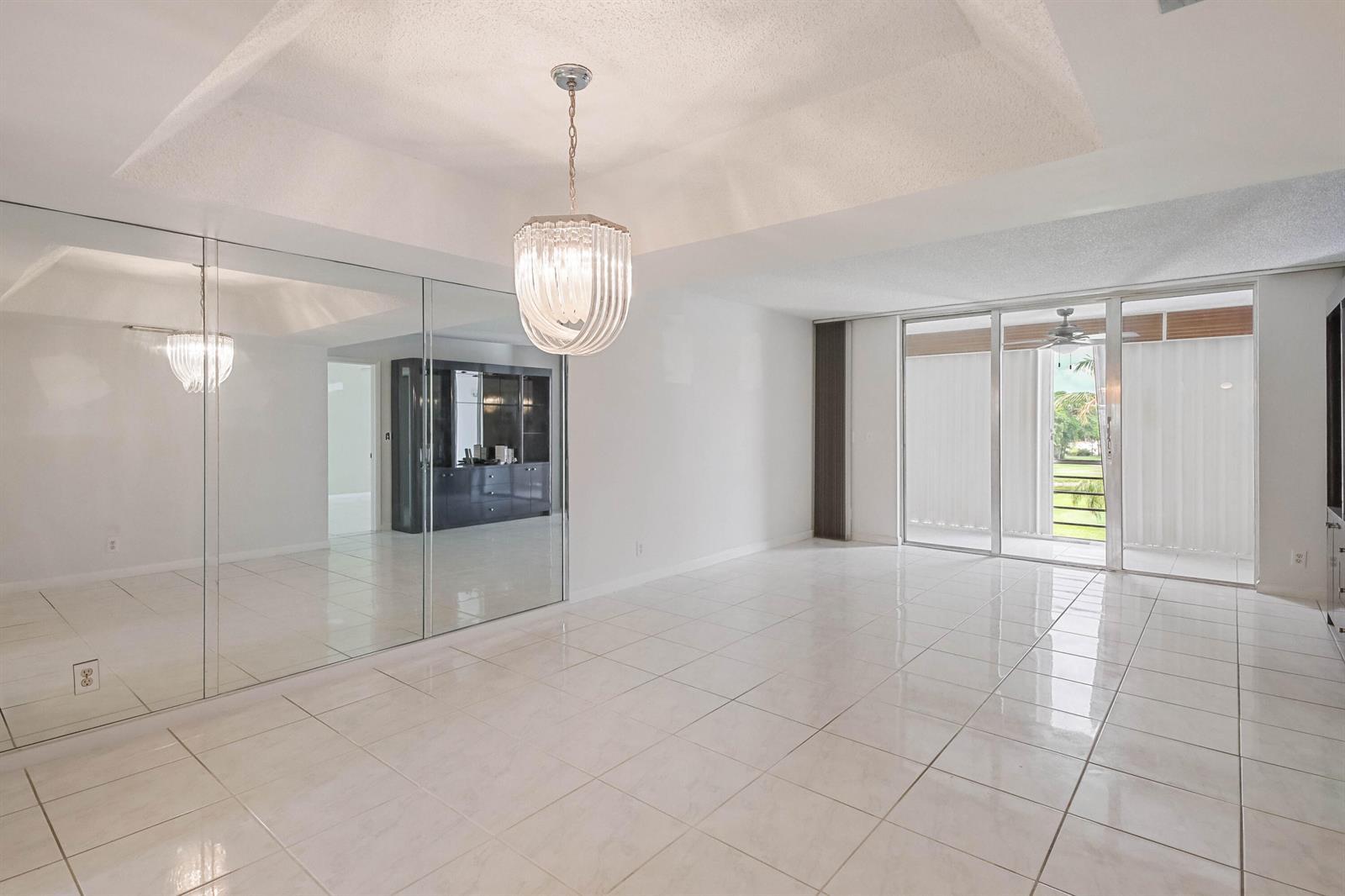 6850 10th Avenue N # 406, FL 33467