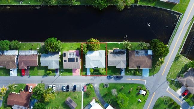 6013 NW 68th, Tamarac FL 33321
