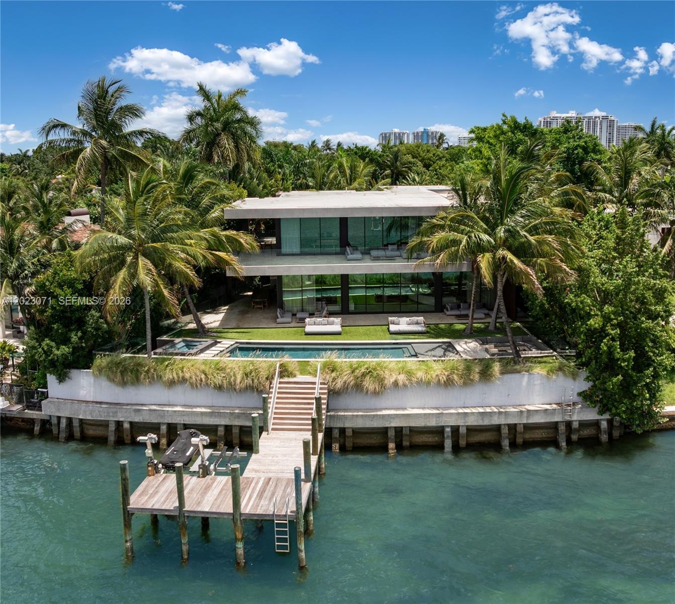 28 W Dilido Dr, Miami Beach FL 33139