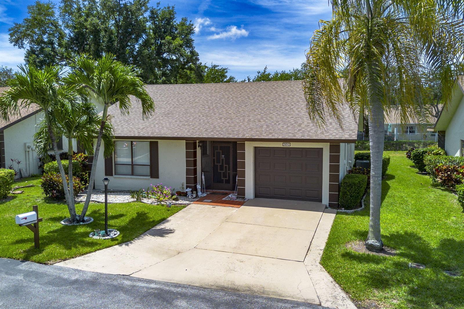 6320 Lakemont Circle, FL 33463