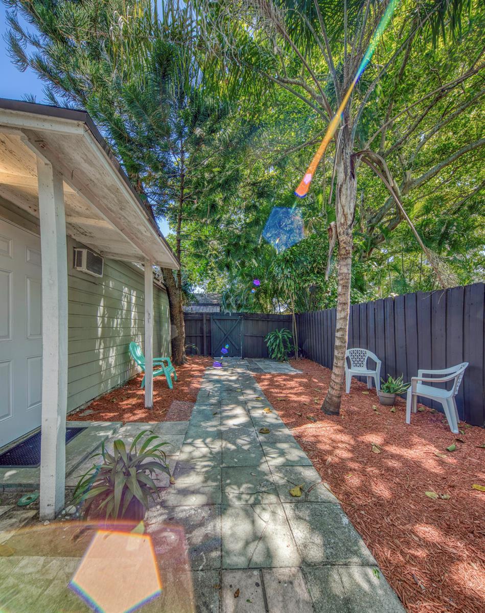 519 S M Street, FL 33460