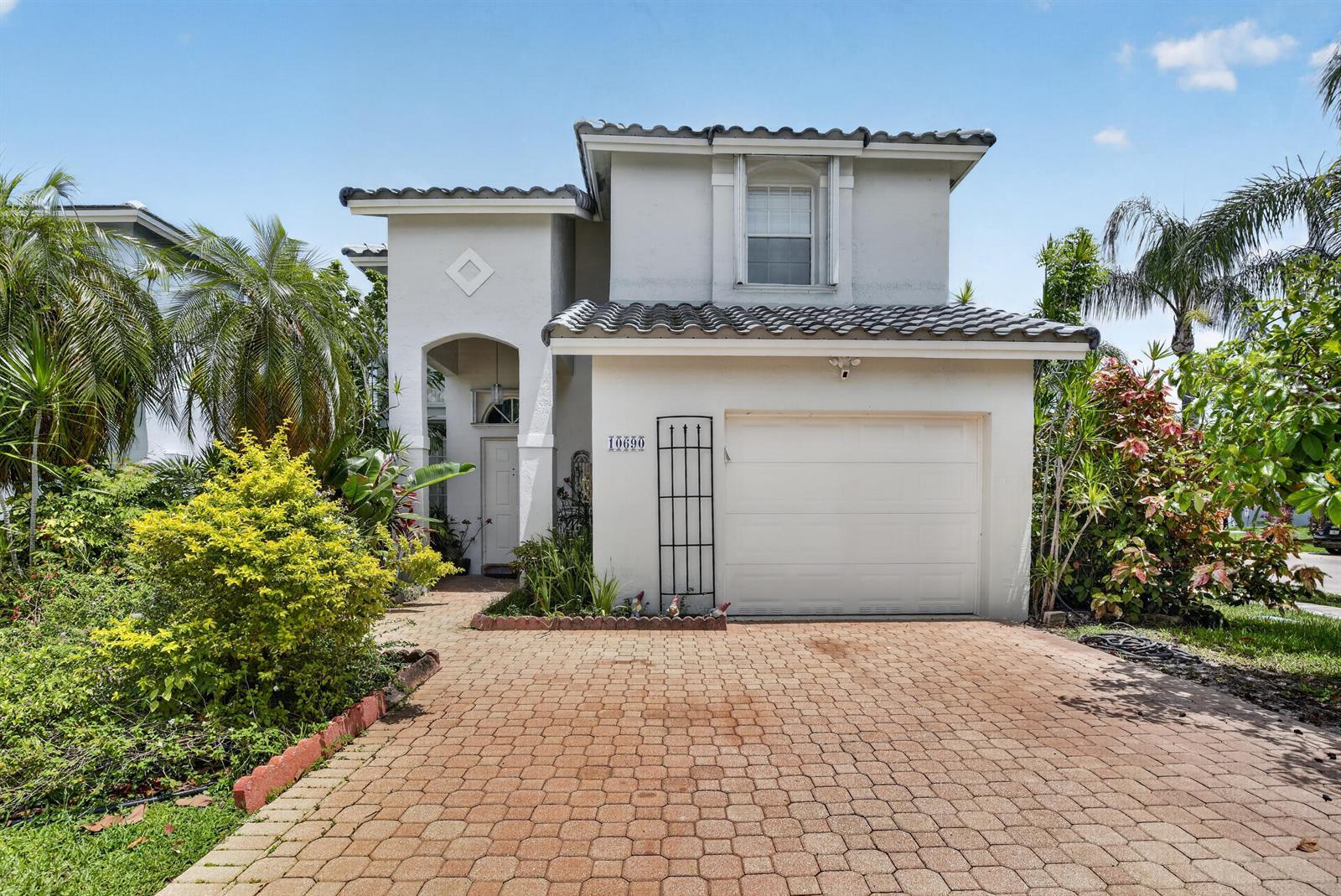 10690 NW 2nd Circle, Pembroke Pines FL 33026