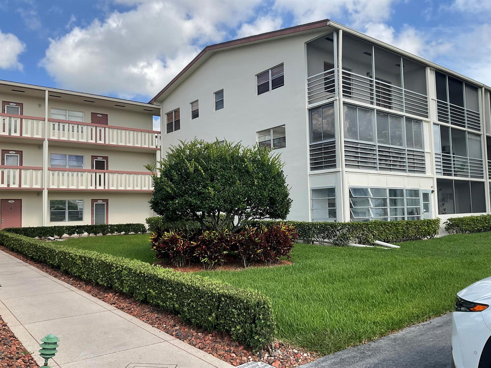 189 E Preston Way, Boca Raton FL 33434