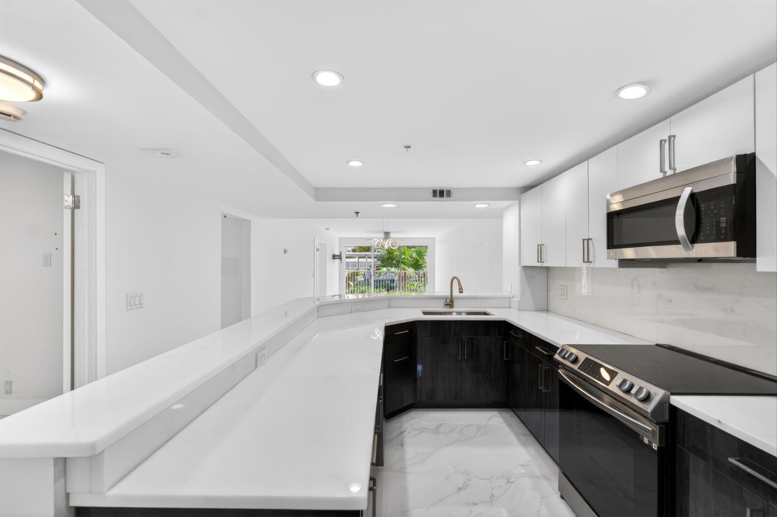 3901 S Flagler Drive # 105, West Palm Beach FL 33405
