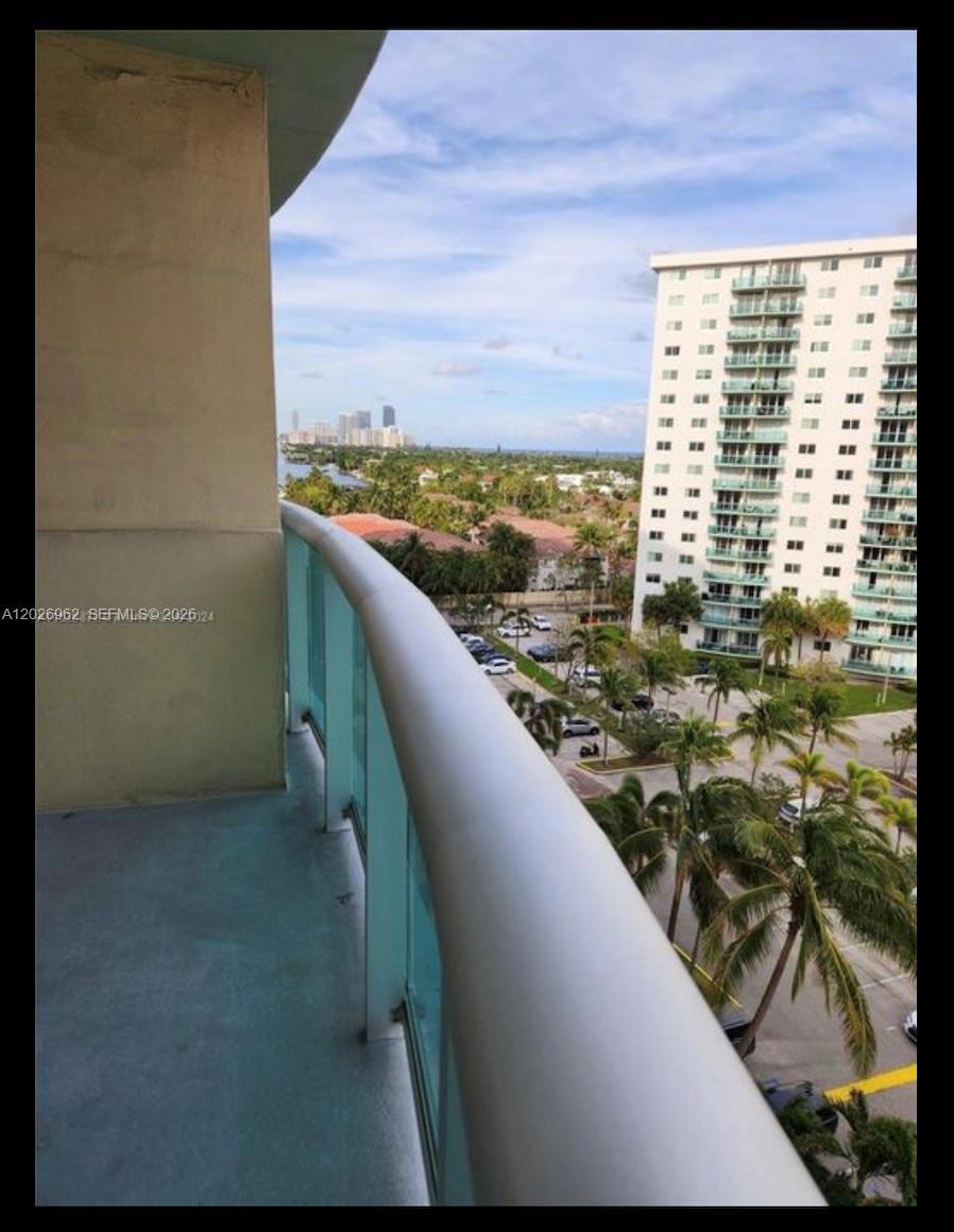 19390 Collins Ave # 904, Sunny Isles Beach FL 33160