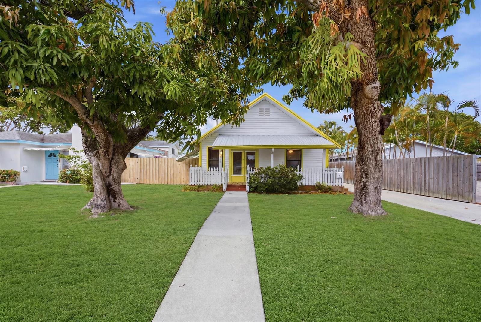1021 S N Street, FL 33460