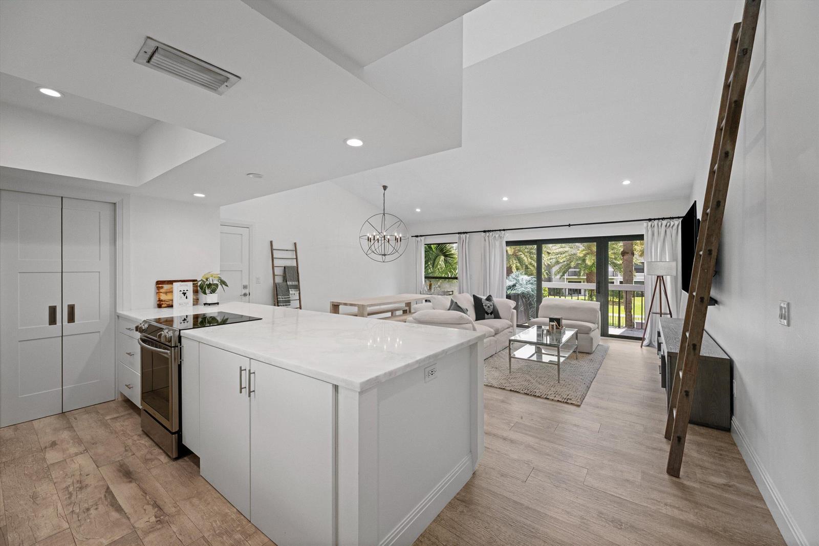 11863 Wimbledon Circle # 532, Wellington FL 33414