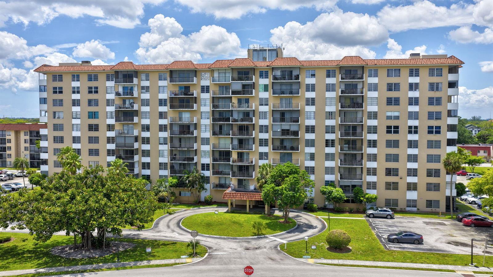 4174 Inverrary Drive # 513, Lauderhill FL 33319