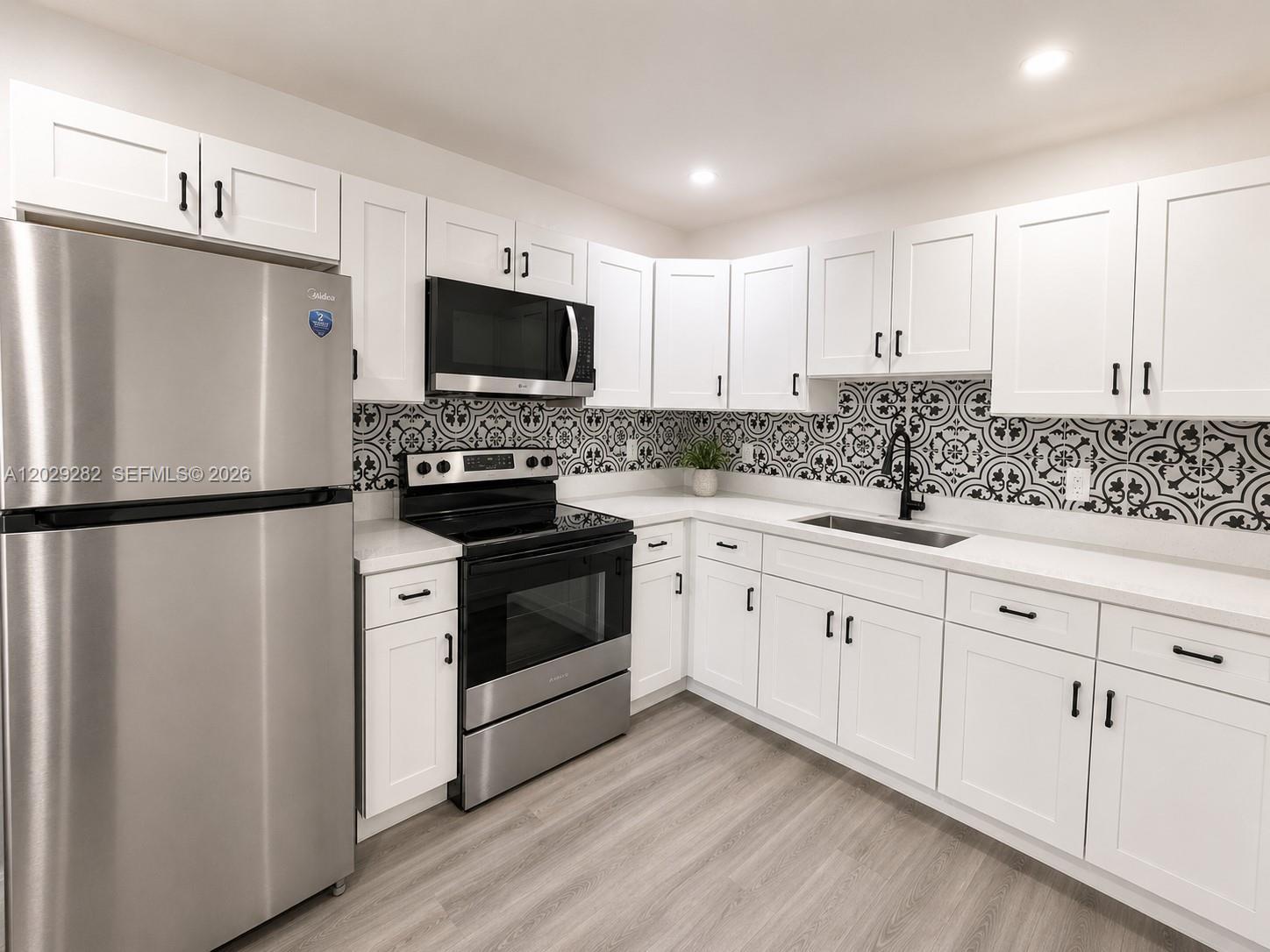 900 NW 8th Ave # 4, Pompano Beach FL 33060