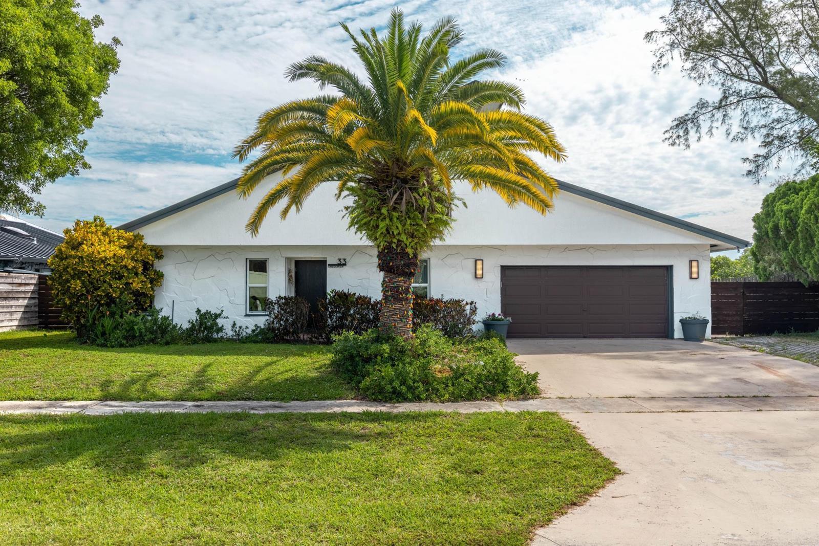 33 Oregon Lane, Boca Raton FL 33487