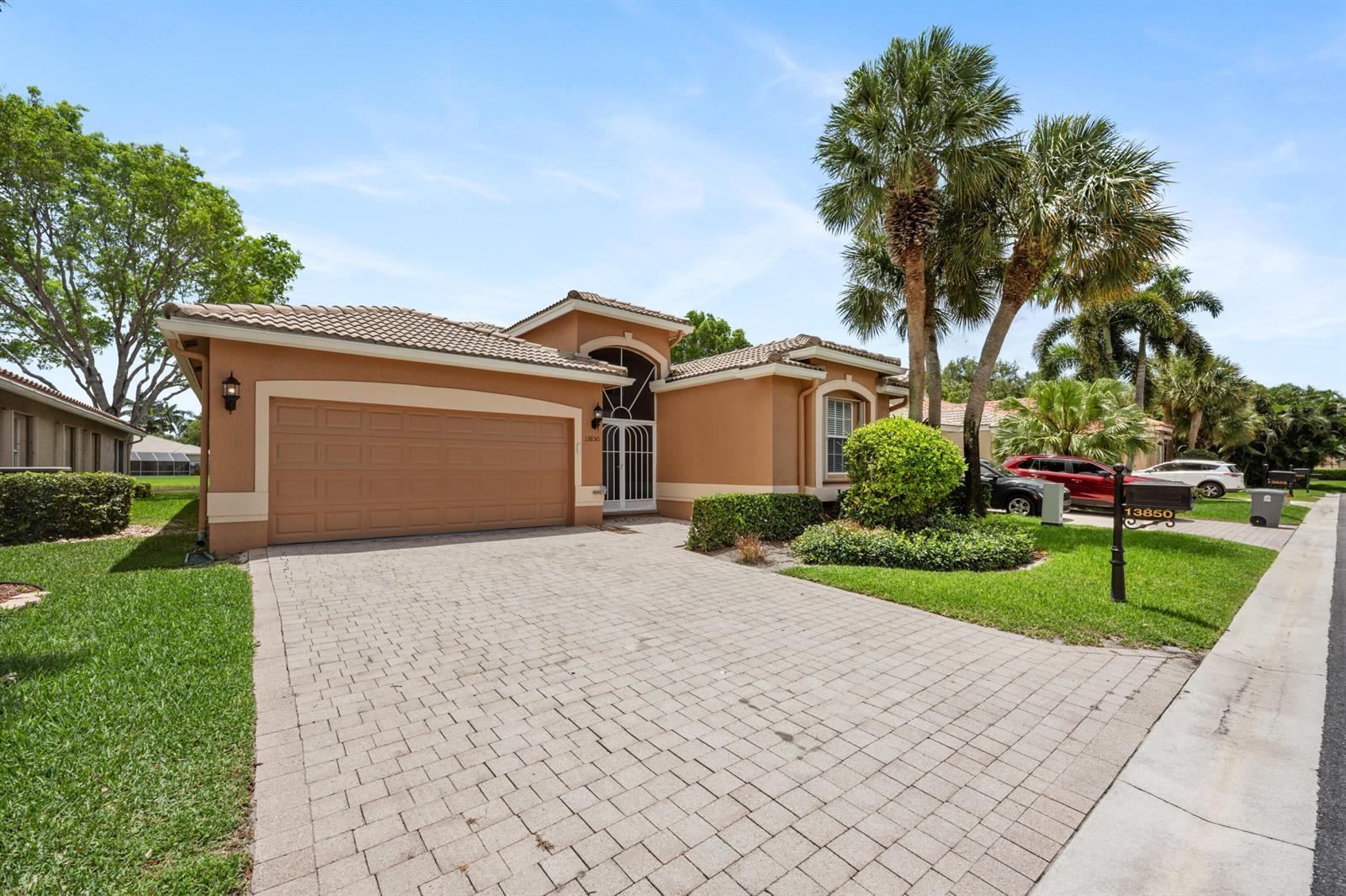 13850 Vía Vittoria, Delray Beach FL 33446