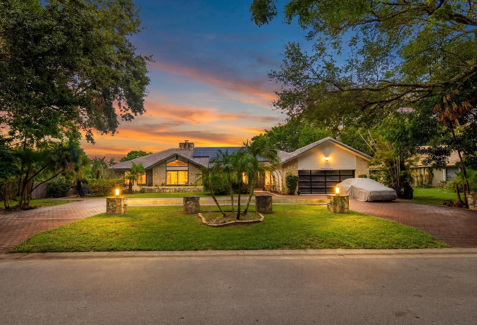 251 NW 104th Avenue, Coral Springs FL 33071